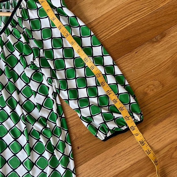 Sophie Max dress..Spring through Fall get lots of wear. Fits small size too. - Picture 7 of 8